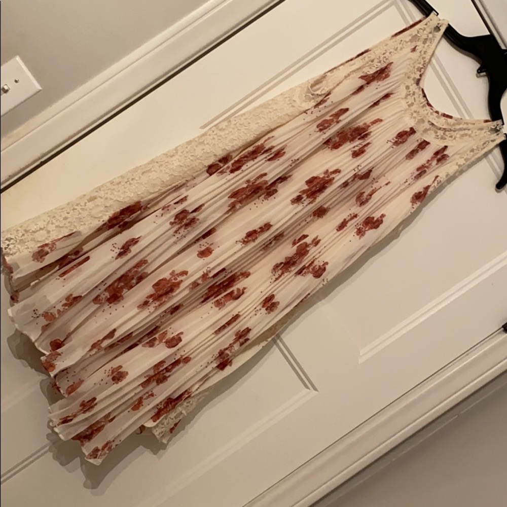 Floral accordion dress